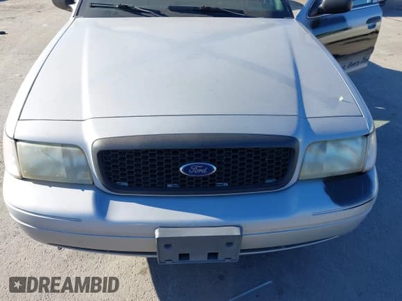 ✅ 2009 Ford Police Interceptor • VIN: 2FAHP71V09X135209 • Lot: 43422784. Wystawiony na IAAI z przebiegiem 208 535 mil. Bezpłatny archiwum sprzedaży aukcyjnych z USA i szczegółowy raport historii pojazdu na DreamBid. Zdjęcie 6.