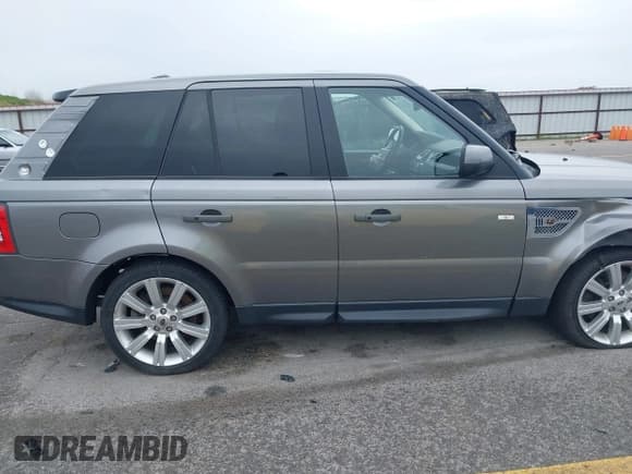 ✅ 2010 Land Rover Range Rover Sport HSE • VIN: SALSF2D47AA234351 • Lot: 42340774. Listed on IAAI with 109,747 mi. Free auction sales archive from the USA and detailed vehicle history report at DreamBid. Image 13.