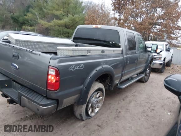 ✅ 2010 Ford F-250 XL • VIN: 1FTSW2BR3AEA94457 • Lot: 43714799. Listed on IAAI with 252,826 mi. Free auction sales archive from the USA and detailed vehicle history report at DreamBid. Image 4.
