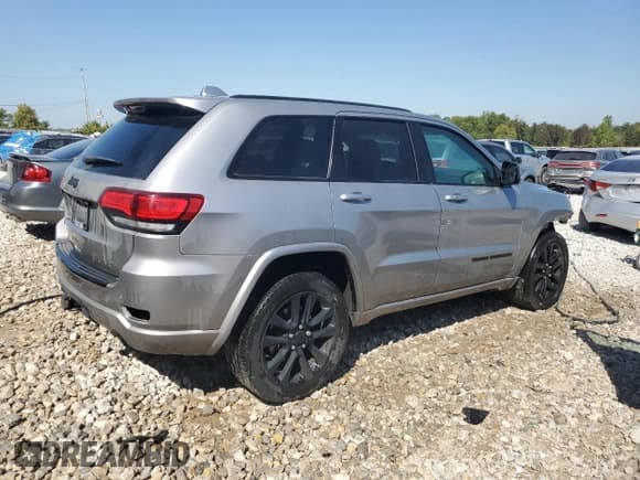 ✅ 2017 Jeep Grand Cherokee Altitude • VIN: 1C4RJFAGXHC750051 • Lot: 80307695. Listed on Copart with 153,277 mi. Free auction sales archive from the USA and detailed vehicle history report at DreamBid. Image 3.