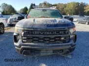 ✅ 2022 Chevrolet Silverado 1500 Work Truck • VIN: 1GCRDAEK5NZ641885 • Lot: 74668384. Wystawiony na Copart z przebiegiem Nie podano. Bezpłatny archiwum sprzedaży aukcyjnych z USA i szczegółowy raport historii pojazdu na DreamBid. Zdjęcie 5.