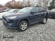 ✅ 2020 Toyota RAV4 XLE • VIN: 2T3P1RFV9LC108671 • Lot: 92195205. Wystawiony na Copart z przebiegiem 53 168 mil. Bezpłatny archiwum sprzedaży aukcyjnych z USA i szczegółowy raport historii pojazdu na DreamBid. Zdjęcie 1.