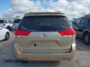 ✅ 2011 Toyota Sienna LE • VIN: 5TDKK3DC2BS115014 • Lot: 43668446. Wystawiony na IAAI z przebiegiem 193 824 mil. Bezpłatny archiwum sprzedaży aukcyjnych z USA i szczegółowy raport historii pojazdu na DreamBid. Zdjęcie 16.