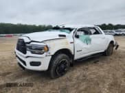 ✅ 2019 Ram 2500 Laramie • VIN: 3C6UR5FJ8KG664170 • Lot: 82130005. Wystawiony na Copart z przebiegiem Nie podano. Bezpłatny archiwum sprzedaży aukcyjnych z USA i szczegółowy raport historii pojazdu na DreamBid. Zdjęcie 1.