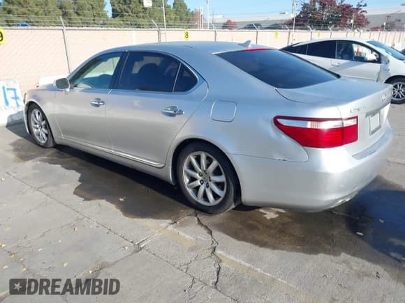 ✅ 2007 Lexus LS 460 L • VIN: JTHGL46F475006503 • Lot: 43911250. Listed on IAAI with 232,463 mi. Free auction sales archive from the USA and detailed vehicle history report at DreamBid. Image 3.