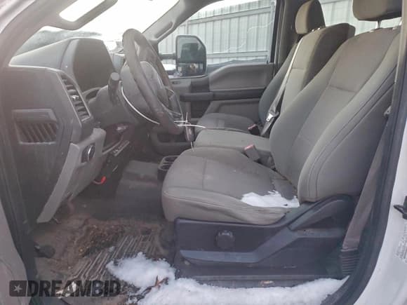 ✅ 2019 Ford F-350 XL • VIN: 1FT8W3BT7KEE10522 • Лот: 94440645. Опубликован ранее на Copart с пробегом Не указан. Бесплатный доступ к архиву аукционных продаж из США и подробный отчёт об истории автомобиля на DreamBid. Изображение 7.