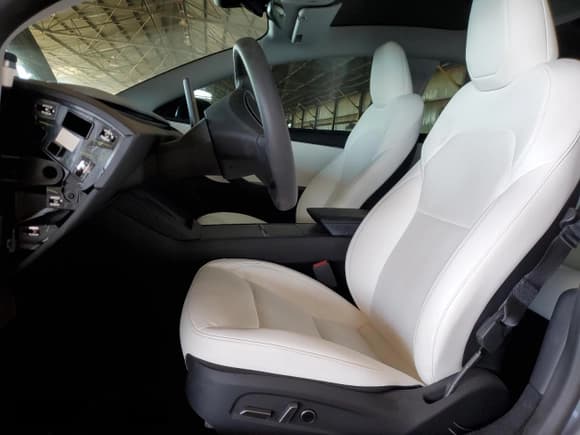 ✅ 2025 Tesla Model 3 Long Range • VIN: 5YJ3E1EA0SF966133 • Lot: 91860125. Listed on Copart with 7,038 mi. Free auction sales archive from the USA and detailed vehicle history report at DreamBid. Image 7.