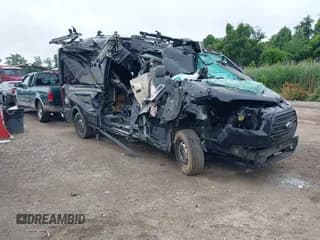 ✅ 2018 Ford Transit • VIN: 1FTYR2CM1JKA03238 • Лот: 42427850. Опубликован ранее на IAAI с пробегом Не указан. Бесплатный доступ к архиву аукционных продаж из США и подробный отчёт об истории автомобиля на DreamBid. Изображение 1.