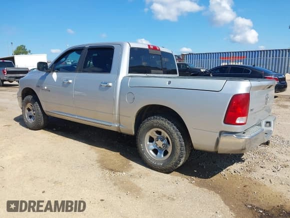 ✅ 2009 Dodge 1500 Laramie • VIN: 1D3HV13T09J522481 • Lot: 42885132. Wystawiony na IAAI z przebiegiem 247 603 mil. Bezpłatny archiwum sprzedaży aukcyjnych z USA i szczegółowy raport historii pojazdu na DreamBid. Zdjęcie 3.