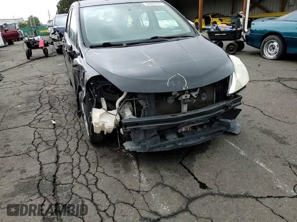 ✅ 2007 Nissan Versa SL • VIN: 3N1BC11E97L422588 • Lot: 59895555. Wystawiony na Copart z przebiegiem 170 908 mil. Bezpłatny archiwum sprzedaży aukcyjnych z USA i szczegółowy raport historii pojazdu na DreamBid. Zdjęcie 10.