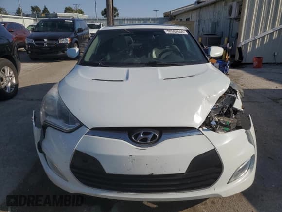 ✅ 2012 Hyundai Veloster w/Red Int • VIN: KMHTC6AD5CU078758 • Lot: 70597854. Wystawiony na Copart z przebiegiem 82 897 mil. Bezpłatny archiwum sprzedaży aukcyjnych z USA i szczegółowy raport historii pojazdu na DreamBid. Zdjęcie 5.