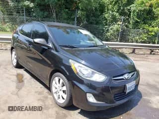 2012 Hyundai Accent SE z VIN KMHCU5AE5CU017538, wystawiony jako IAAI lot #42423309 z przebiegiem 91 636 mil mil oraz . Historia ofert i sprzedaży dostępna na DreamBid. Obrazek 1.