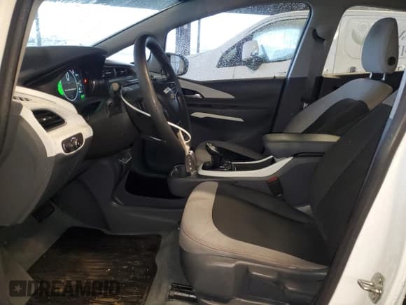 ✅ 2021 Chevrolet Bolt EV LT • VIN: 1G1FY6S09M4108000 • Lot: 82239794. Wystawiony na Copart z przebiegiem 22 915 mil. Bezpłatny archiwum sprzedaży aukcyjnych z USA i szczegółowy raport historii pojazdu na DreamBid. Zdjęcie 7.