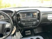 ✅ 2022 Chevrolet Silverado 1500 • VIN: 1HTKHPVM8NH293390 • Lot: 92104025. Wystawiony na Copart z przebiegiem 13 045 mil. Bezpłatny archiwum sprzedaży aukcyjnych z USA i szczegółowy raport historii pojazdu na DreamBid. Zdjęcie 9.