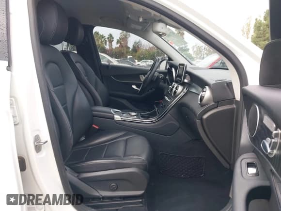 ✅ 2017 Mercedes-Benz GLC 300 • VIN: WDC0G4JBXHF198091 • Лот: 43716003. Опубликован ранее на IAAI с пробегом 102 813 миль. Бесплатный доступ к архиву аукционных продаж из США и подробный отчёт об истории автомобиля на DreamBid. Изображение 5.