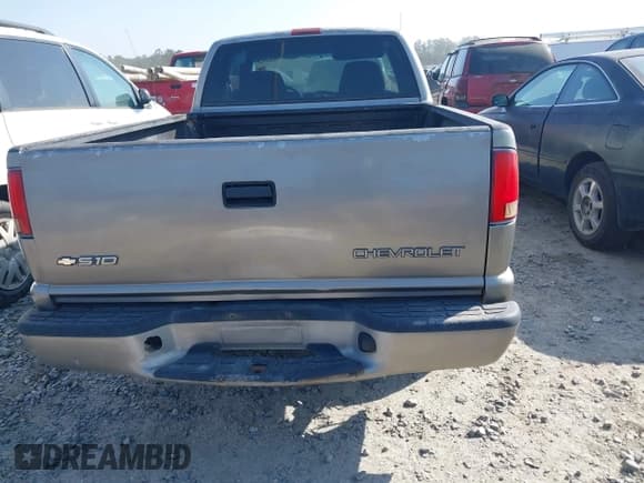 ✅ 1998 Chevrolet S-10 LS • VIN: 1GCCS19WXWK269740 • Лот: 41341383. Опубликован ранее на IAAI с пробегом 204 950 миль. Бесплатный доступ к архиву аукционных продаж из США и подробный отчёт об истории автомобиля на DreamBid. Изображение 6.