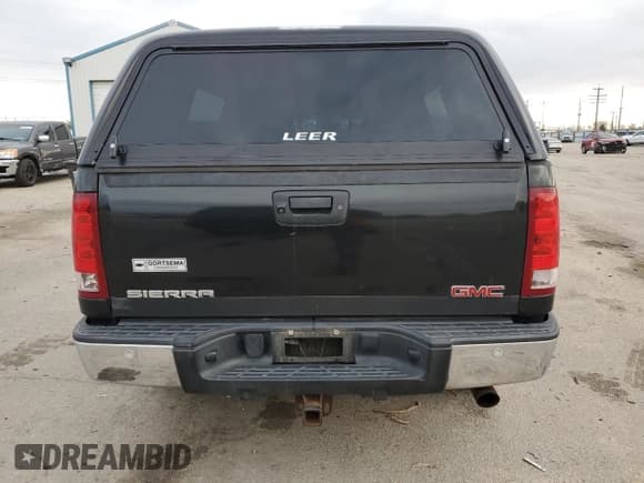 ✅ 2010 GMC Sierra 1500 • VIN: 1GTSKWE28AZ112526 • Lot: 82182794. Wystawiony na Copart z przebiegiem 218 265 mil. Bezpłatny archiwum sprzedaży aukcyjnych z USA i szczegółowy raport historii pojazdu na DreamBid. Zdjęcie 6.