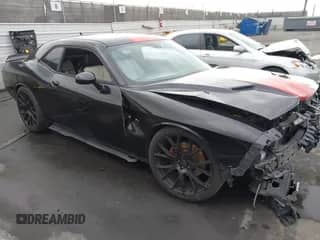 2015 Dodge Challenger R/T Plus z VIN 2C3CDZBT6FH924089, wystawiony jako IAAI lot #41472696 z przebiegiem 87 089 mil mil oraz . Historia ofert i sprzedaży dostępna na DreamBid. Obrazek 1.