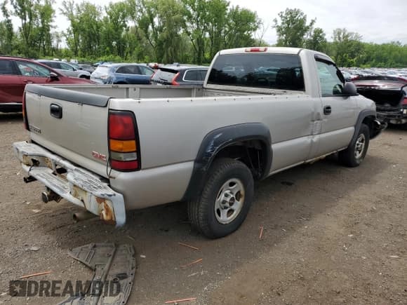 ✅ 2004 GMC Sierra 1500 SLE • VIN: 1GTEK14T84E311422 • Лот: 60806415. Опубликован ранее на Copart с пробегом 238 024 миль. Бесплатный доступ к архиву аукционных продаж из США и подробный отчёт об истории автомобиля на DreamBid. Изображение 3.