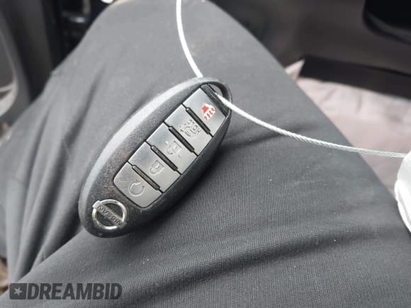 ✅ 2017 Nissan Murano Platinum • VIN: 5N1AZ2MG8HN165625 • Lot: 41416352. Wystawiony na IAAI z przebiegiem 122 393 mil. Bezpłatny archiwum sprzedaży aukcyjnych z USA i szczegółowy raport historii pojazdu na DreamBid. Zdjęcie 11.