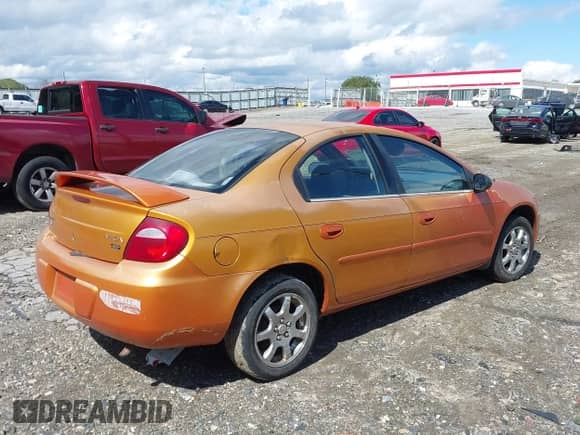 2005 Dodge Neon SXT z VIN 1B3ES56C95D194088, wystawiony jako IAAI lot #40459154 z przebiegiem 159 432 mil mil oraz . Historia ofert i sprzedaży dostępna na DreamBid. Obrazek 4.