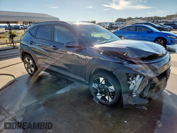 ✅ 2025 Hyundai Kona SEL • VIN: KM8HB3AB9SU312405 • Lot: 90354135. Wystawiony na Copart z przebiegiem 8 373 mil. Bezpłatny archiwum sprzedaży aukcyjnych z USA i szczegółowy raport historii pojazdu na DreamBid. Zdjęcie 4.