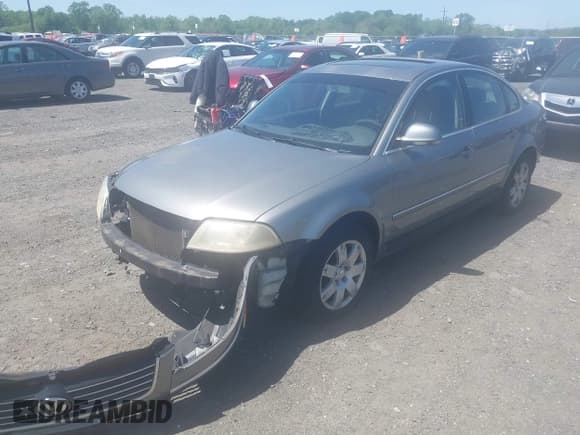 ✅ 2005 Volkswagen Passat GLS • VIN: WVWAD63B15P032835 • Lot: 42158411. Listed on IAAI with 199,311 mi. Free auction sales archive from the USA and detailed vehicle history report at DreamBid. Image 2.