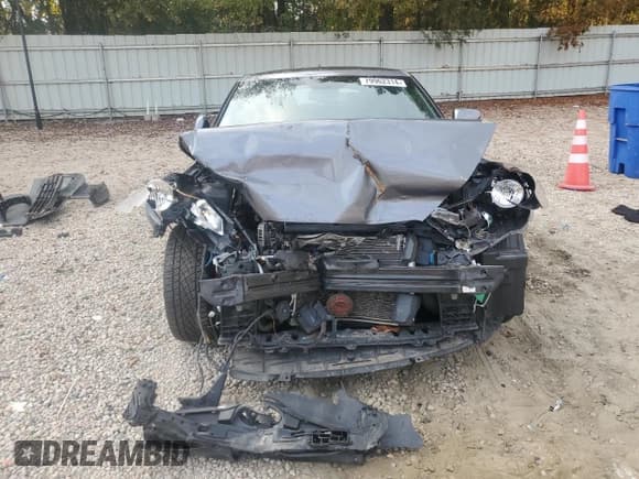 ✅ 2017 Hyundai Veloster • VIN: KMHTC6AD5HU324750 • Lot: 79962314. Wystawiony na Copart z przebiegiem Nie podano. Bezpłatny archiwum sprzedaży aukcyjnych z USA i szczegółowy raport historii pojazdu na DreamBid. Zdjęcie 5.