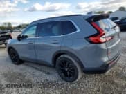 ✅ 2024 Honda CR-V Sport-L • VIN: 7FARS6H8XRE015106 • Lot: 85637755. Wystawiony na Copart z przebiegiem 56 888 mil. Bezpłatny archiwum sprzedaży aukcyjnych z USA i szczegółowy raport historii pojazdu na DreamBid. Zdjęcie 2.