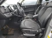 ✅ 2017 MINI Countryman Cooper • VIN: WMZYS7C39H3E06934 • Lot: 91021435. Wystawiony na Copart z przebiegiem 83 895 mil. Bezpłatny archiwum sprzedaży aukcyjnych z USA i szczegółowy raport historii pojazdu na DreamBid. Zdjęcie 7.