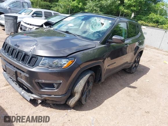 ✅ 2019 Jeep Compass Latitude • VIN: 3C4NJDBB3KT638113 • Lot: 42510167. Listed on IAAI with 69,034 mi. Free auction sales archive from the USA and detailed vehicle history report at DreamBid. Image 22.