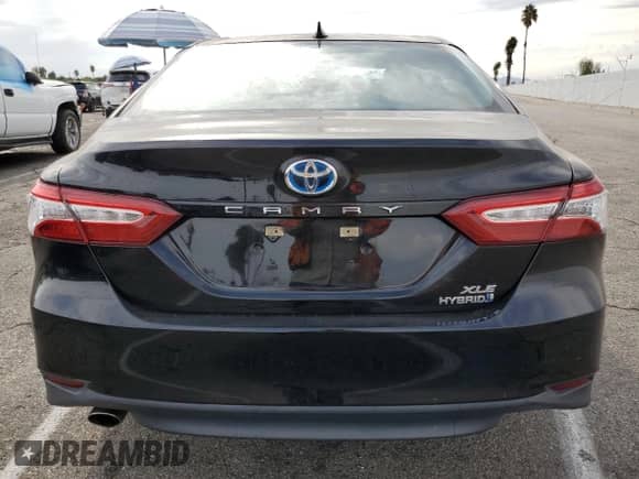 2020 Toyota Camry Hybrid XLE z VIN 4T1F31AK0LU525138, wystawiony jako Copart lot #80226425 z przebiegiem 131 550 mil mil oraz Szkoda całkowita • Salvage title. Historia ofert i sprzedaży dostępna na DreamBid. Obrazek 6.