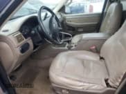 ✅ 2004 Ford Explorer XLT • VIN: 1FMZU73E64UC17896 • Lot: 89370965. Wystawiony na Copart z przebiegiem 225 655 mil. Bezpłatny archiwum sprzedaży aukcyjnych z USA i szczegółowy raport historii pojazdu na DreamBid. Zdjęcie 7.