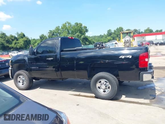✅ 2007 Chevrolet Silverado 2500HD 1LT • VIN: 1GCHK24K07E514058 • Lot: 42827038. Wystawiony na IAAI z przebiegiem 82 424 mil. Bezpłatny archiwum sprzedaży aukcyjnych z USA i szczegółowy raport historii pojazdu na DreamBid. Zdjęcie 15.
