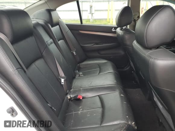 ✅ 2015 Infiniti Q40 • VIN: JN1CV6AR6FM522389 • Lot: 70582074. Wystawiony na Copart z przebiegiem 113 473 mil. Bezpłatny archiwum sprzedaży aukcyjnych z USA i szczegółowy raport historii pojazdu na DreamBid. Zdjęcie 10.