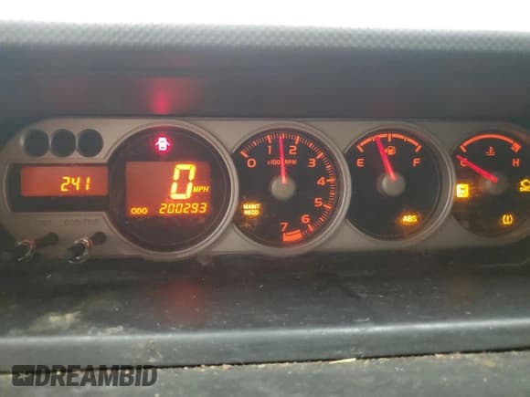 ✅ 2010 Scion xB • VIN: JTLZE4FE0A1105205 • Лот: 89672435. Опубликован ранее на Copart с пробегом 200 293 миль. Бесплатный доступ к архиву аукционных продаж из США и подробный отчёт об истории автомобиля на DreamBid. Изображение 9.