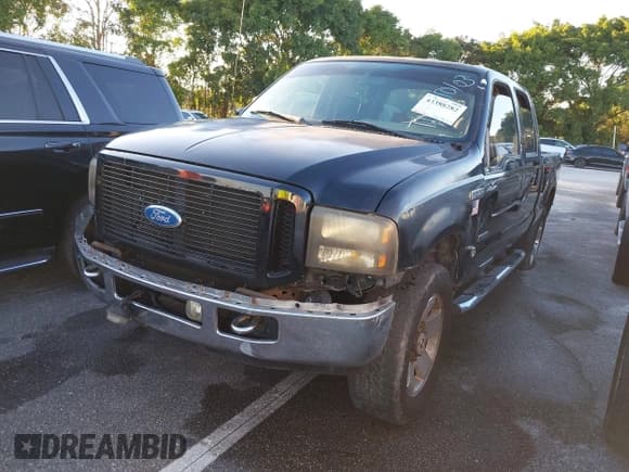 ✅ 2006 Ford F-250 XL • VIN: 1FTSW21P76EB65876 • Lot: 43388282. Wystawiony na IAAI z przebiegiem 202 977 mil. Bezpłatny archiwum sprzedaży aukcyjnych z USA i szczegółowy raport historii pojazdu na DreamBid. Zdjęcie 2.