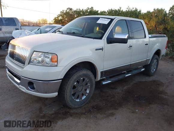 ✅ 2006 Lincoln Mark LT • VIN: 5LTPW18566FJ24022 • Lot: 43644619. Listed on IAAI with 209,293 mi. Free auction sales archive from the USA and detailed vehicle history report at DreamBid. Image 2.