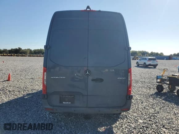 ✅ 2019 Mercedes-Benz Sprinter Cargo • VIN: WD4PF0CD6KT004945 • Lot: 90999645. Wystawiony na Copart z przebiegiem 151 784 mil. Bezpłatny archiwum sprzedaży aukcyjnych z USA i szczegółowy raport historii pojazdu na DreamBid. Zdjęcie 6.
