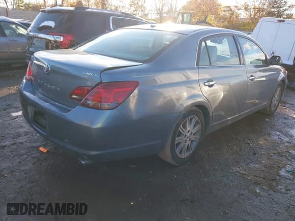 ✅ 2009 Toyota Avalon Limited • VIN: 4T1BK36BX9U347740 • Lot: 43627454. Listed on IAAI with 221,160 mi. Free auction sales archive from the USA and detailed vehicle history report at DreamBid. Image 4.