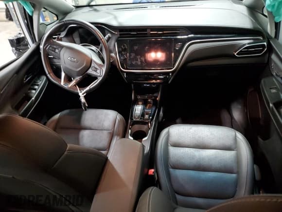 ✅ 2023 Chevrolet Bolt EV 2LT • VIN: 1G1FX6S00P4146139 • Lot: 83781164. Wystawiony na Copart z przebiegiem Nie podano. Bezpłatny archiwum sprzedaży aukcyjnych z USA i szczegółowy raport historii pojazdu na DreamBid. Zdjęcie 8.