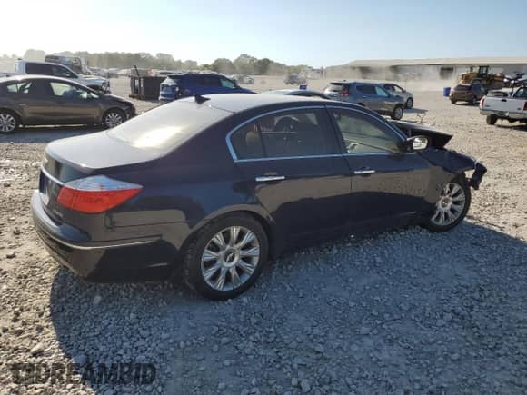 2010 Hyundai Genesis z VIN KMHGC4DE1AU080420, wystawiony jako Copart lot #75100604 z przebiegiem 139 404 mil mil oraz Szkoda całkowita • Salvage title. Historia ofert i sprzedaży dostępna na DreamBid. Obrazek 3.