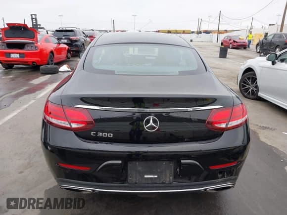 ✅ 2019 Mercedes-Benz C 300 • VIN: WDDWJ8DB6KF875249 • Lot: 42454994. Wystawiony na IAAI z przebiegiem 51 013 mil. Bezpłatny archiwum sprzedaży aukcyjnych z USA i szczegółowy raport historii pojazdu na DreamBid. Zdjęcie 17.