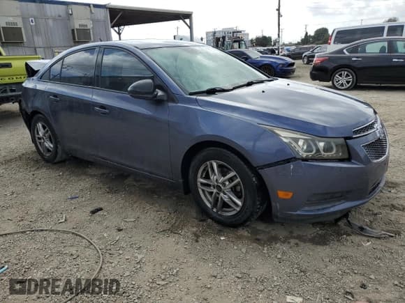 ✅ 2013 Chevrolet Cruze LS • VIN: 1G1PA5SH5D7299650 • Lot: 82364185. Listed on Copart with 171,189 mi. Free auction sales archive from the USA and detailed vehicle history report at DreamBid. Image 4.