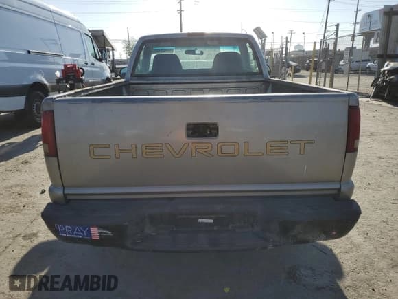 ✅ 2002 Chevrolet S-10 LS • VIN: 1GCCS145128222697 • Лот: 52048175. Опубликован ранее на Copart с пробегом 223 027 миль. Бесплатный доступ к архиву аукционных продаж из США и подробный отчёт об истории автомобиля на DreamBid. Изображение 6.