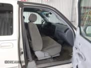 ✅ 2000 Toyota Tundra Limited • VIN: 5TBBT4818YS107240 • Lot: 43289446. Wystawiony na IAAI z przebiegiem 227 627 mil. Bezpłatny archiwum sprzedaży aukcyjnych z USA i szczegółowy raport historii pojazdu na DreamBid. Zdjęcie 5.