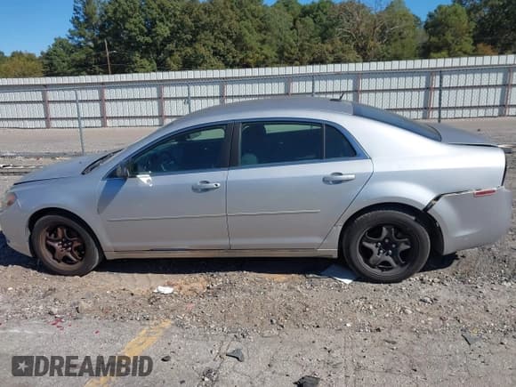 ✅ 2009 Chevrolet Malibu 1LT • VIN: 1G1ZH57B89F129482 • Lot: 43464716. Listed on IAAI with 214,485 mi. Free auction sales archive from the USA and detailed vehicle history report at DreamBid. Image 14.