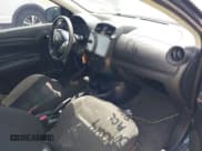 ✅ 2015 Nissan Versa S • VIN: 3N1CN7AP3FL920206 • Лот: 42998616. Опубликован ранее на IAAI с пробегом 133 768 миль. Бесплатный доступ к архиву аукционных продаж из США и подробный отчёт об истории автомобиля на DreamBid. Изображение 5.