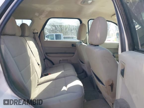 ✅ 2011 Ford Escape Hybrid • VIN: 1FMCU4K37BKC68370 • Lot: 41895193. Wystawiony na IAAI z przebiegiem 220 321 mil. Bezpłatny archiwum sprzedaży aukcyjnych z USA i szczegółowy raport historii pojazdu na DreamBid. Zdjęcie 8.