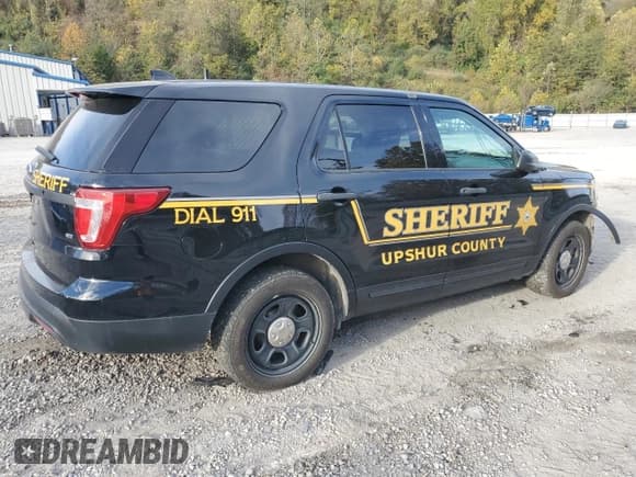 ✅ 2017 Ford Police Interceptor Utility • VIN: 1FM5K8AR4HGC90351 • Lot: 89809775. Listed on Copart with 140,877 mi. Free auction sales archive from the USA and detailed vehicle history report at DreamBid. Image 3.